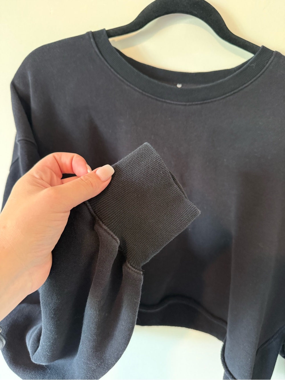 74. | Aritzia | TNA | Perkins | Black Cropped Crewneck | 3 - Picture 4 of 6
